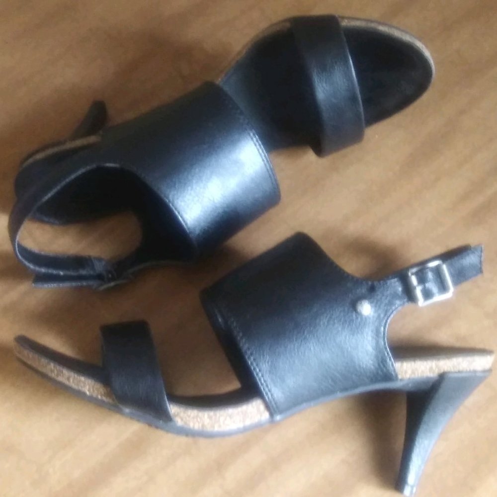 Simply Vera Vera Wang Dress Heels - Size 8 - Black